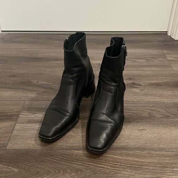 L'Intervalle Black Leather Boots - Picture 1 of 5